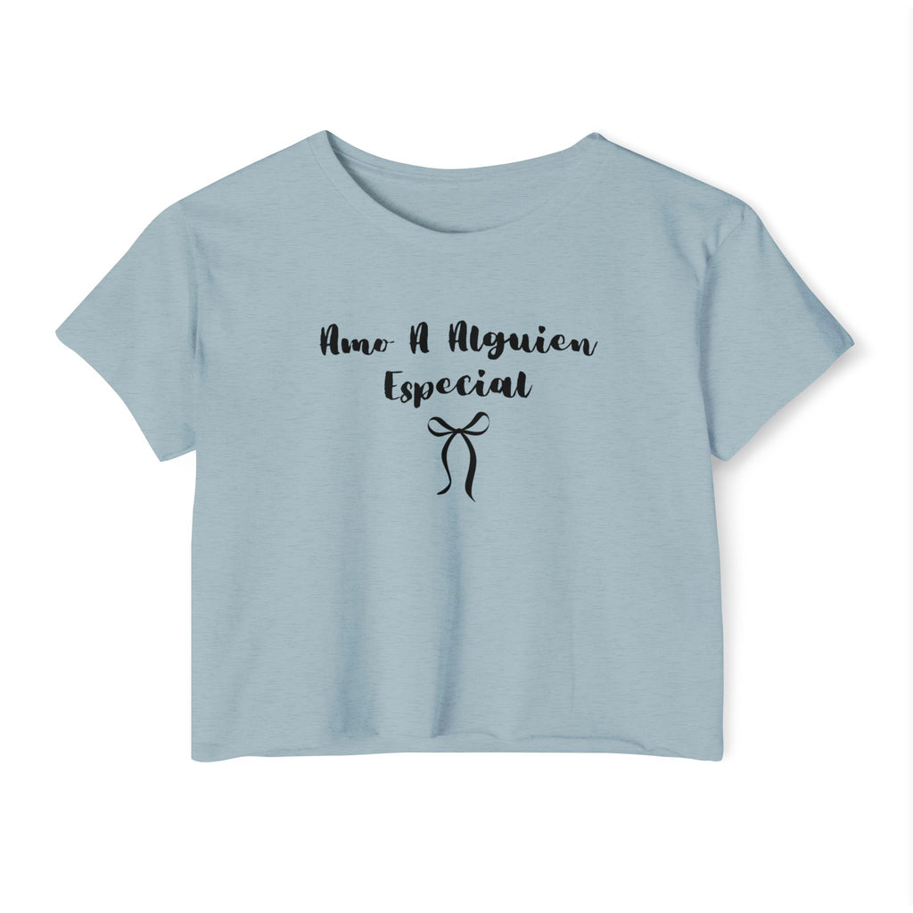 “Amo A Alguien Especial” Women’s Crop Top